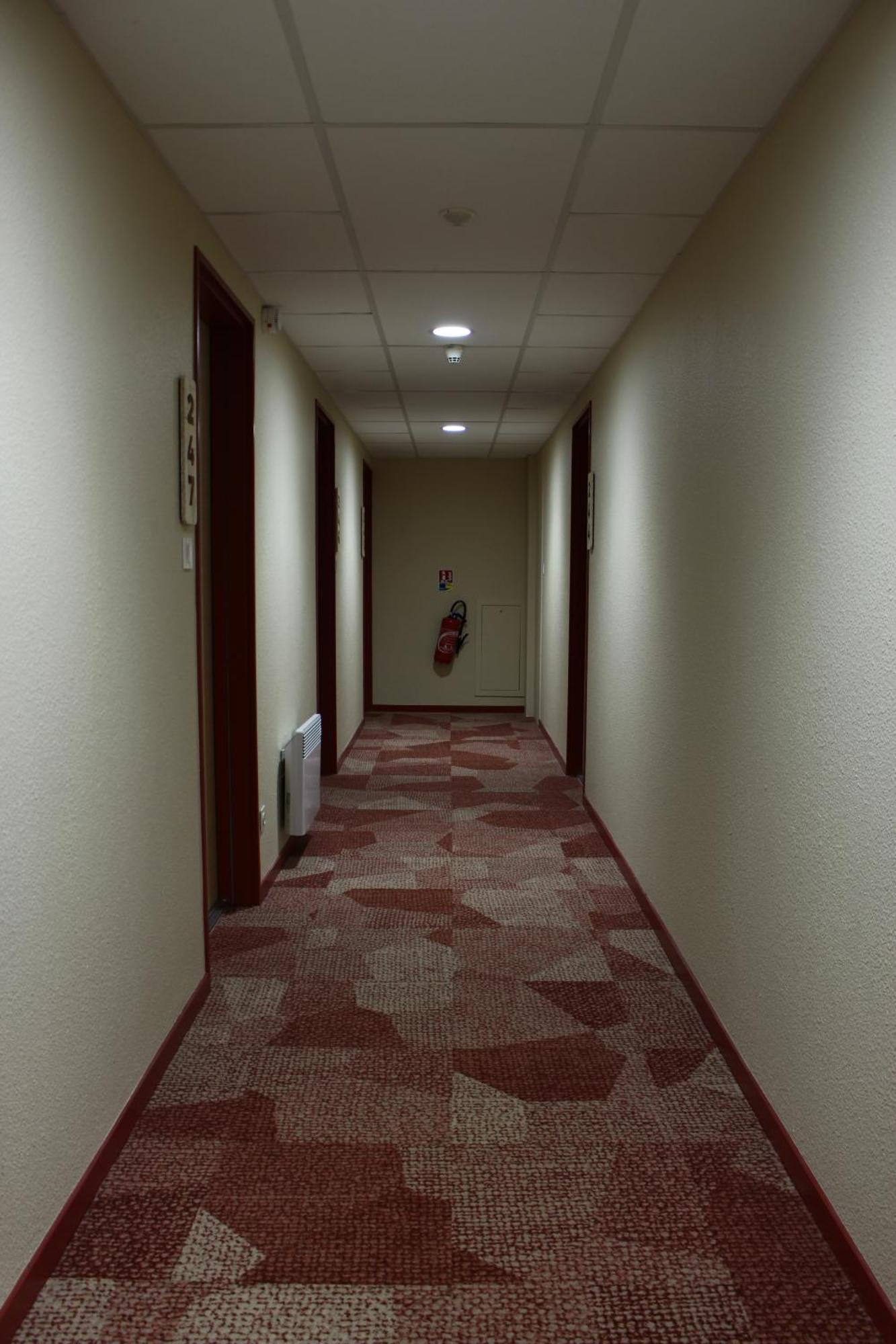 Greet Hotel Dijon Sud Longvic Buitenkant foto