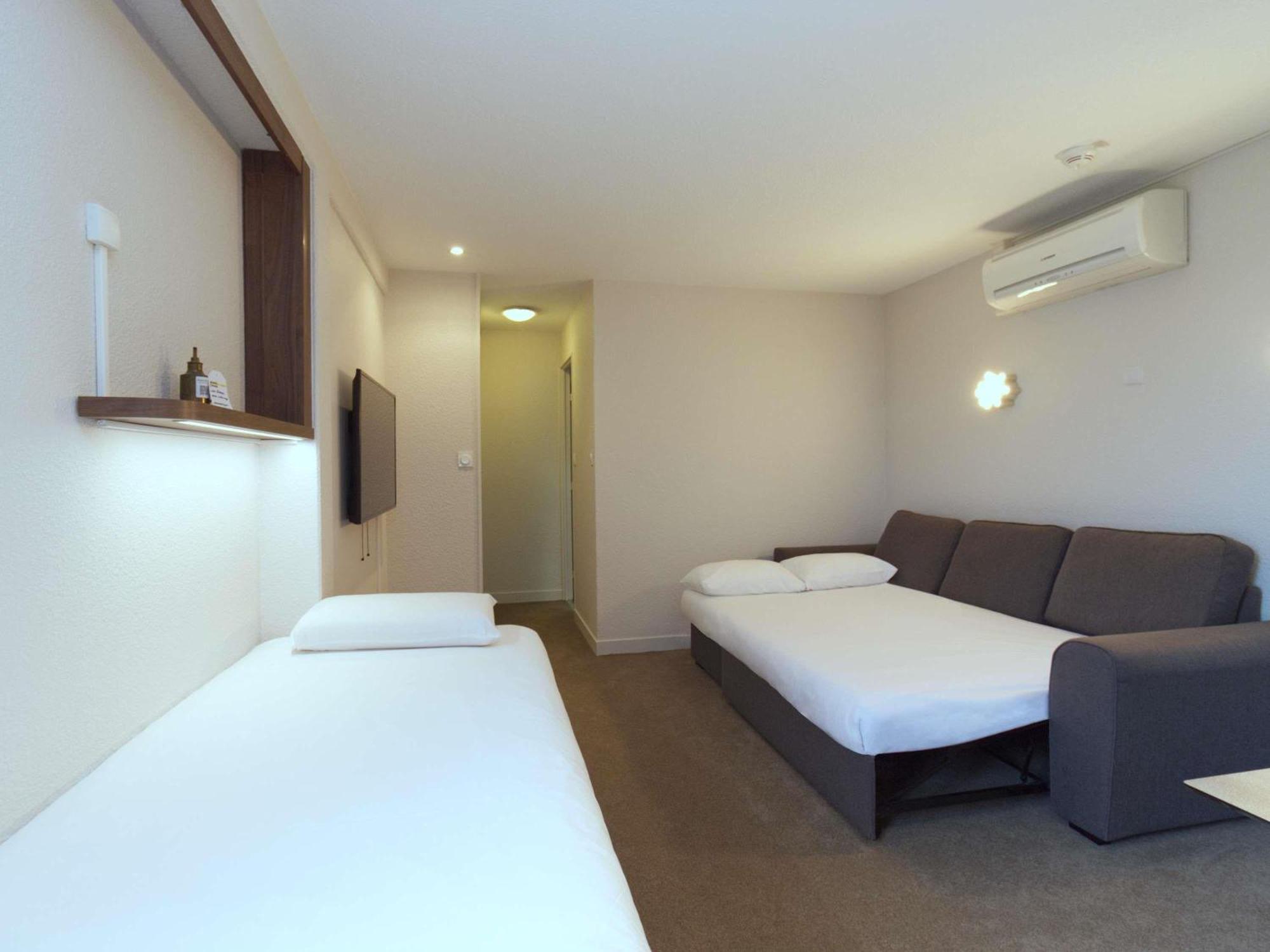 Greet Hotel Dijon Sud Longvic Buitenkant foto
