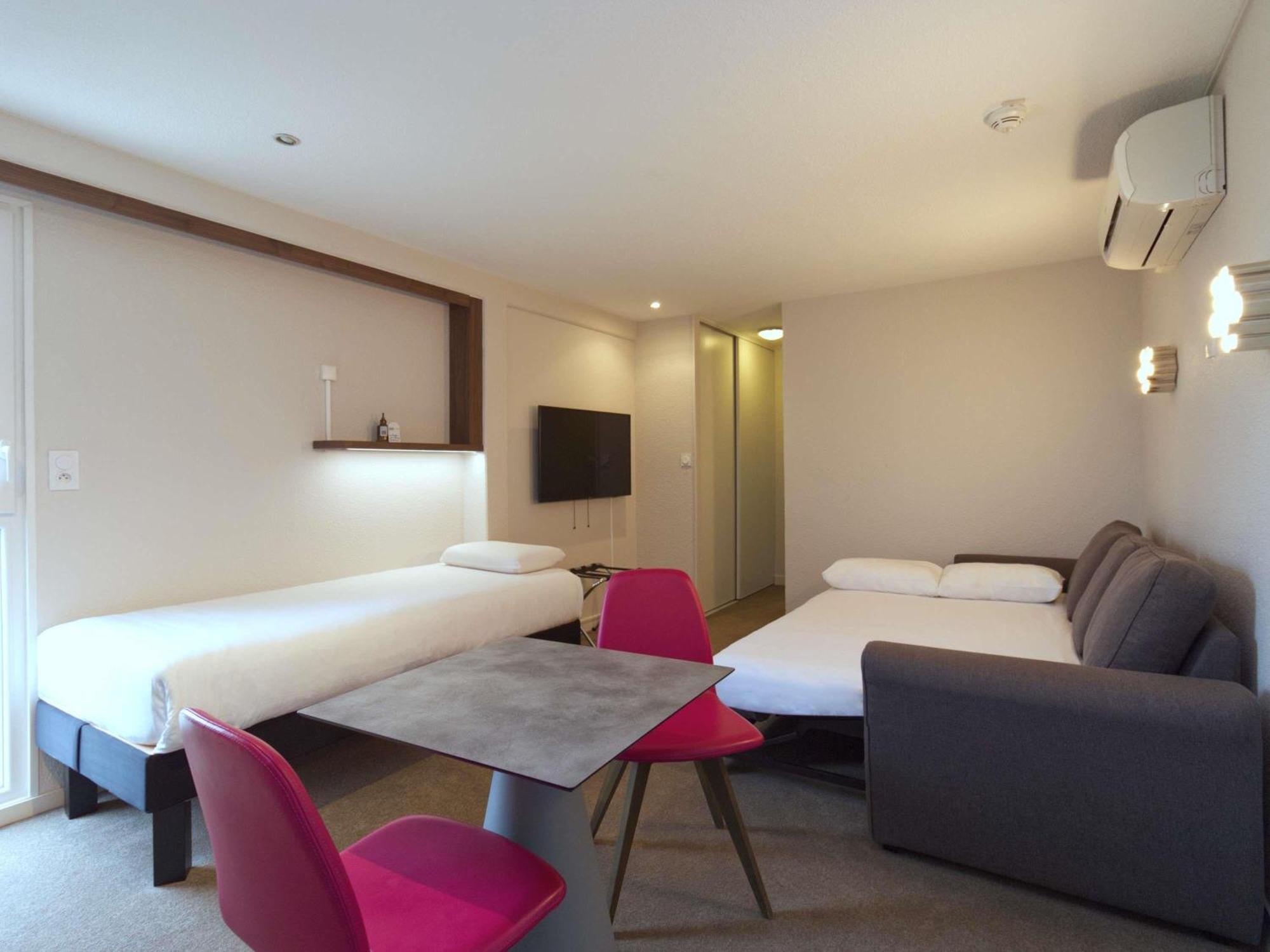 Greet Hotel Dijon Sud Longvic Buitenkant foto